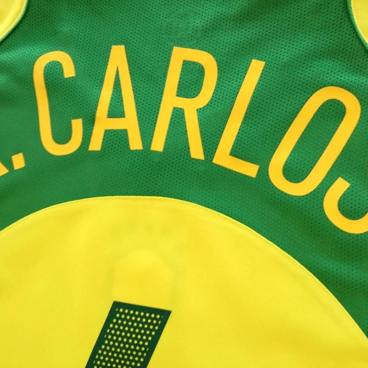 Brazil 2004 Retro Home Jersey – R. Carlos #6