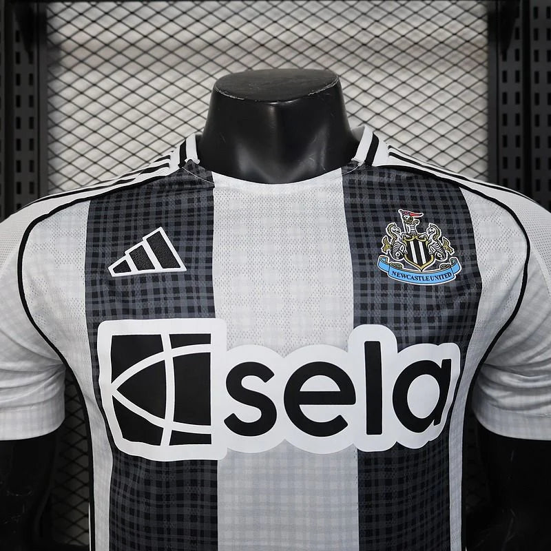 Newcastle United 2025–2026 Home Player Jersey