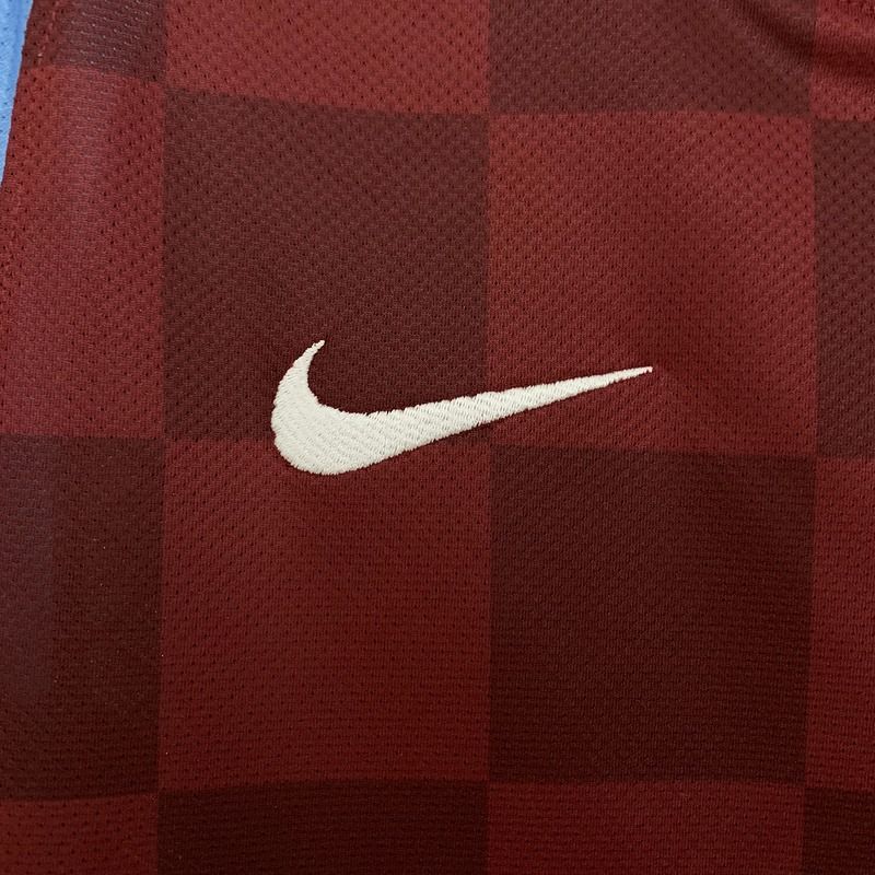 Retro Aston Villa 2011-12 Home Jersey #19 Petrov