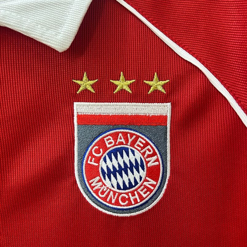 Bayern Munich 2005-2006 Retro Home Short Sleeve Jersey #10 Makaay Bundesliga Patch Personalized Rare