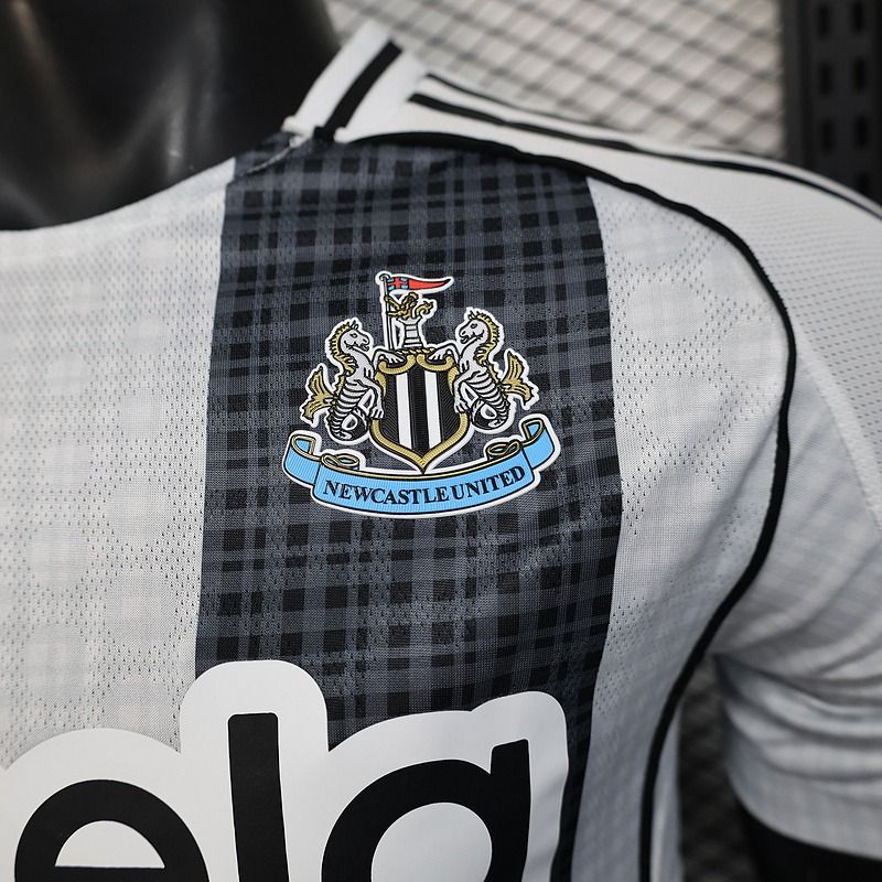 Newcastle United 2025–2026 Home Player Jersey